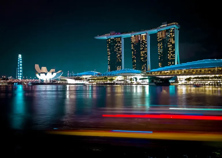 Singapore flights, hotels and attractions
